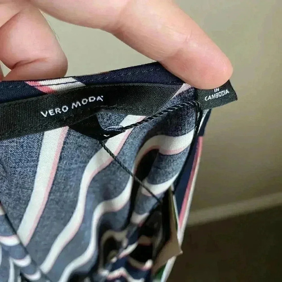 Vero Moda Striped Sleeveless Jumpsuit Size Large - Picture 10 of 14